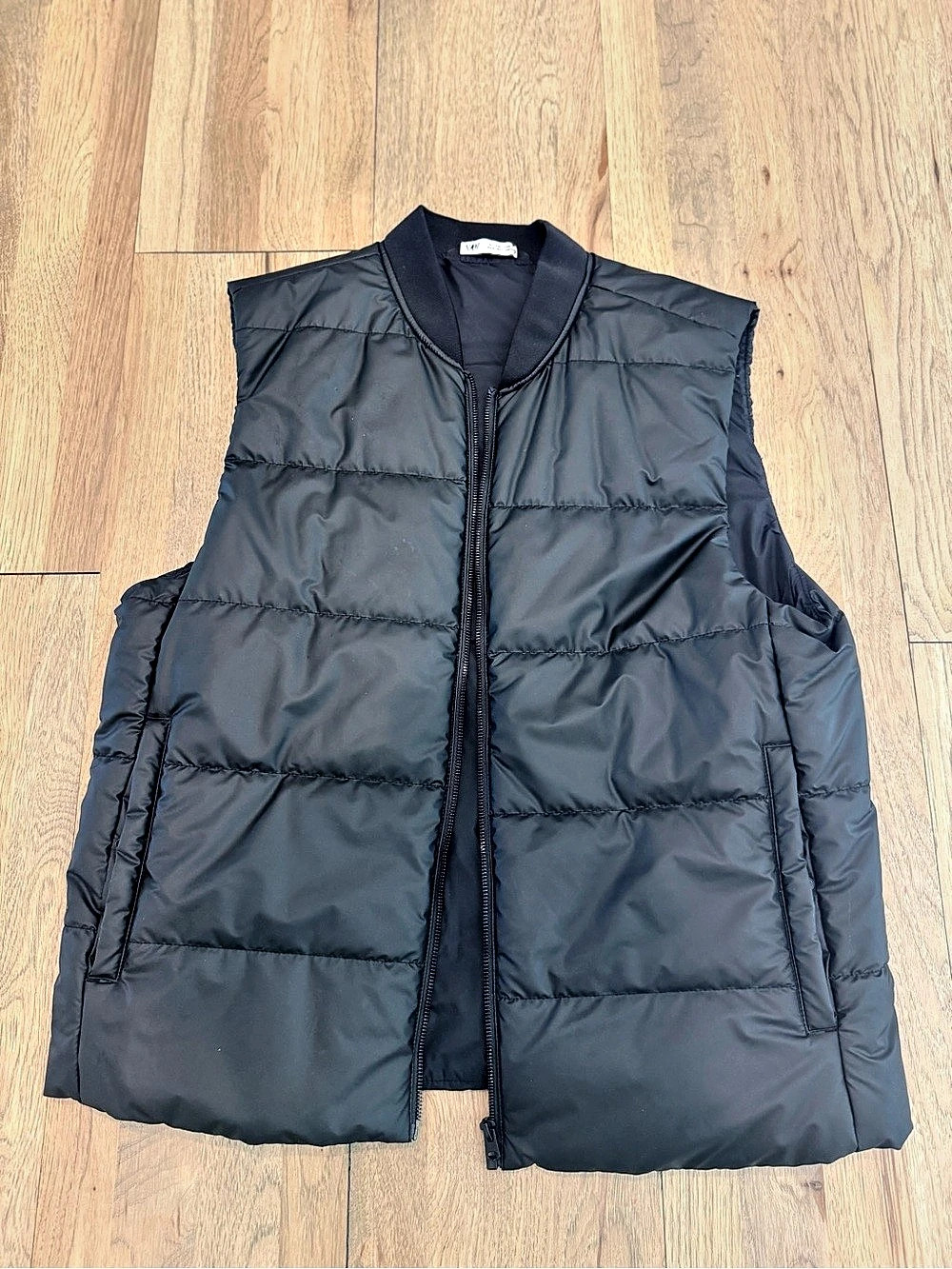 Zara Men’s Puffer Vest Black XL